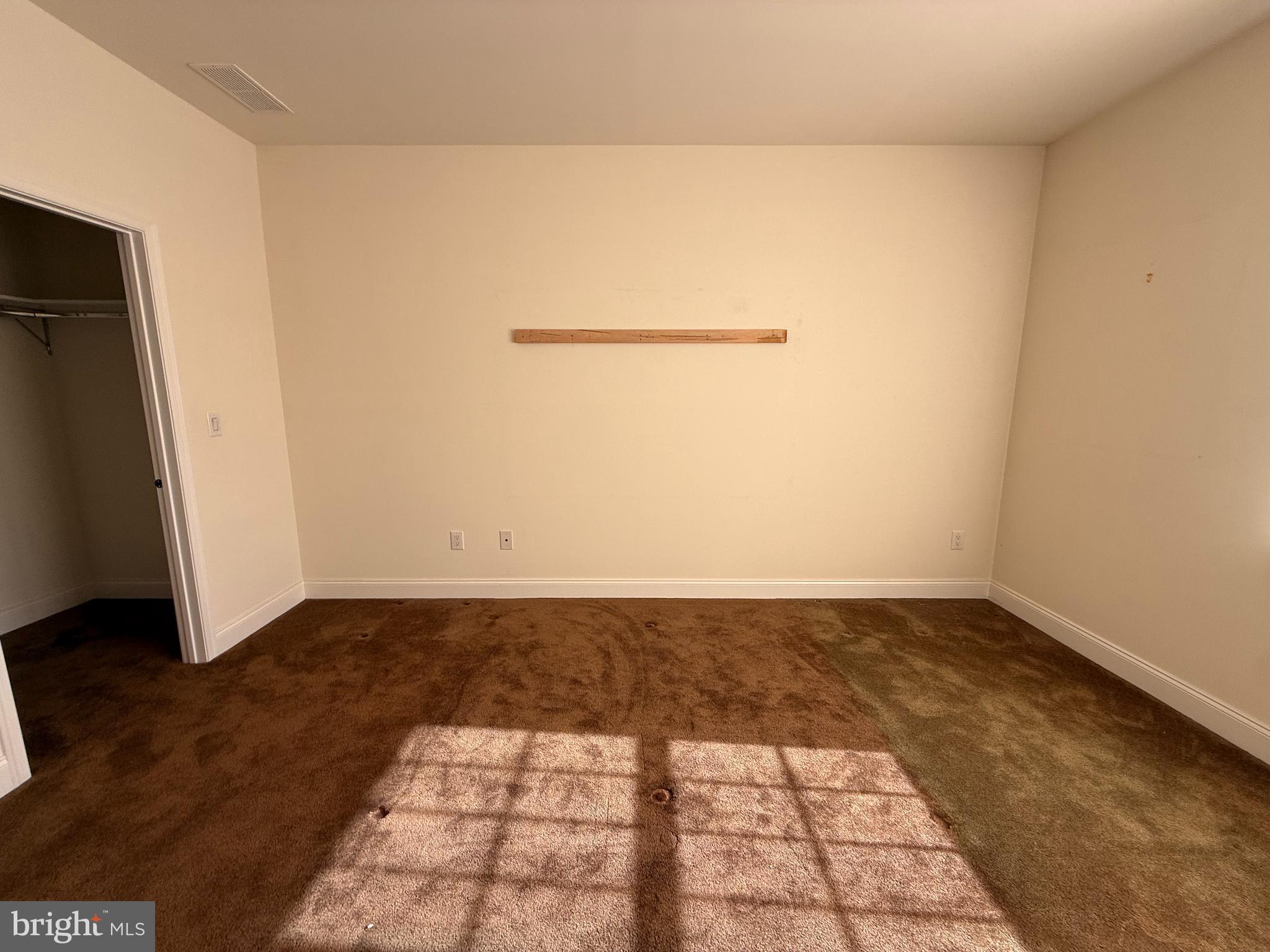 NEWTOWN WALK - Residential