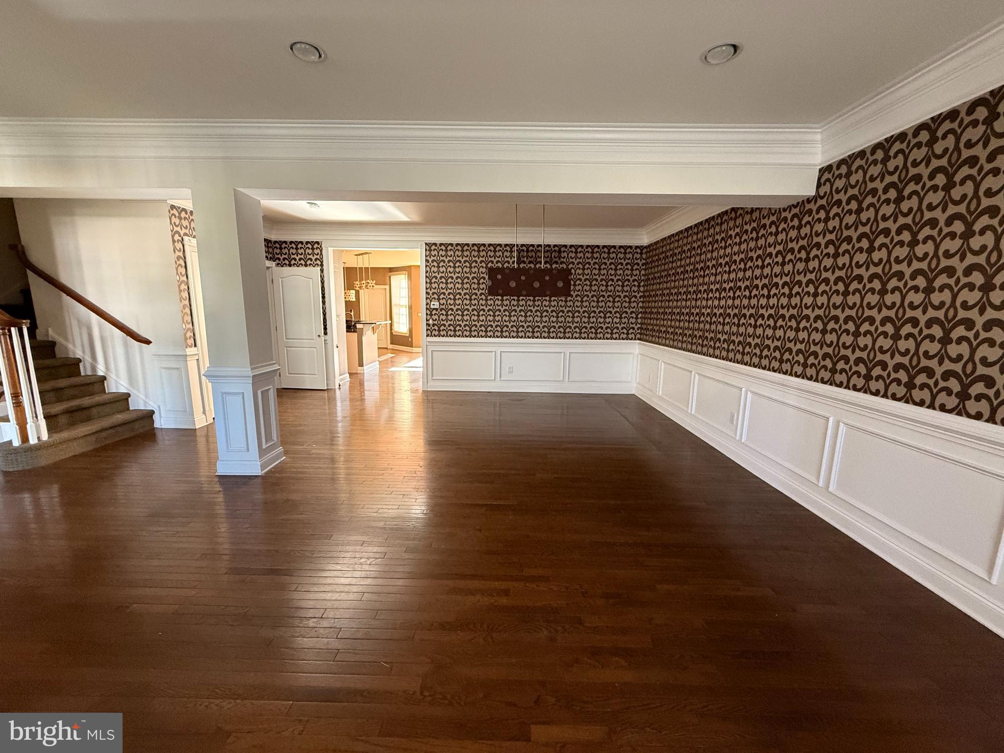 NEWTOWN WALK - Residential