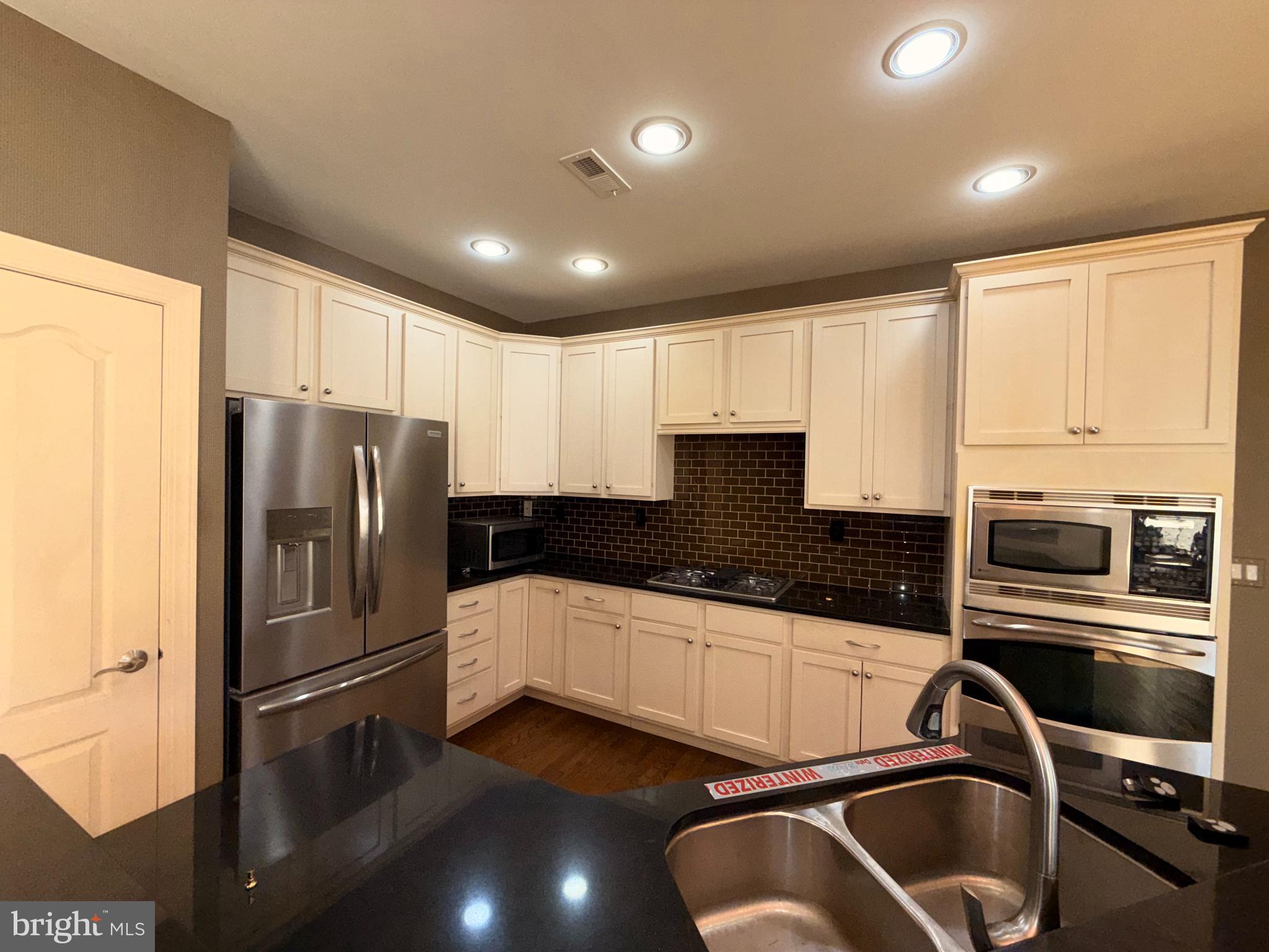 NEWTOWN WALK - Residential