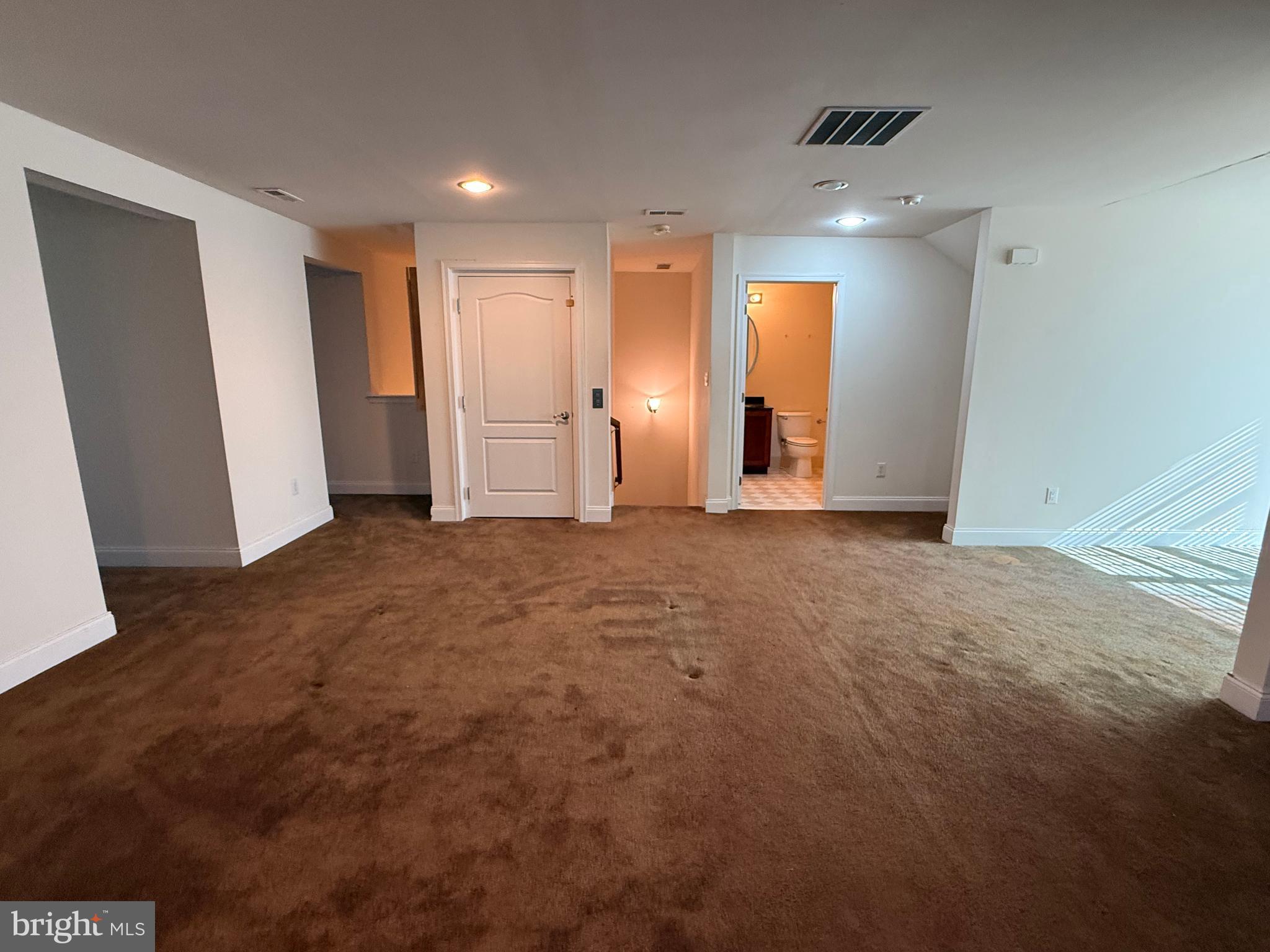 NEWTOWN WALK - Residential