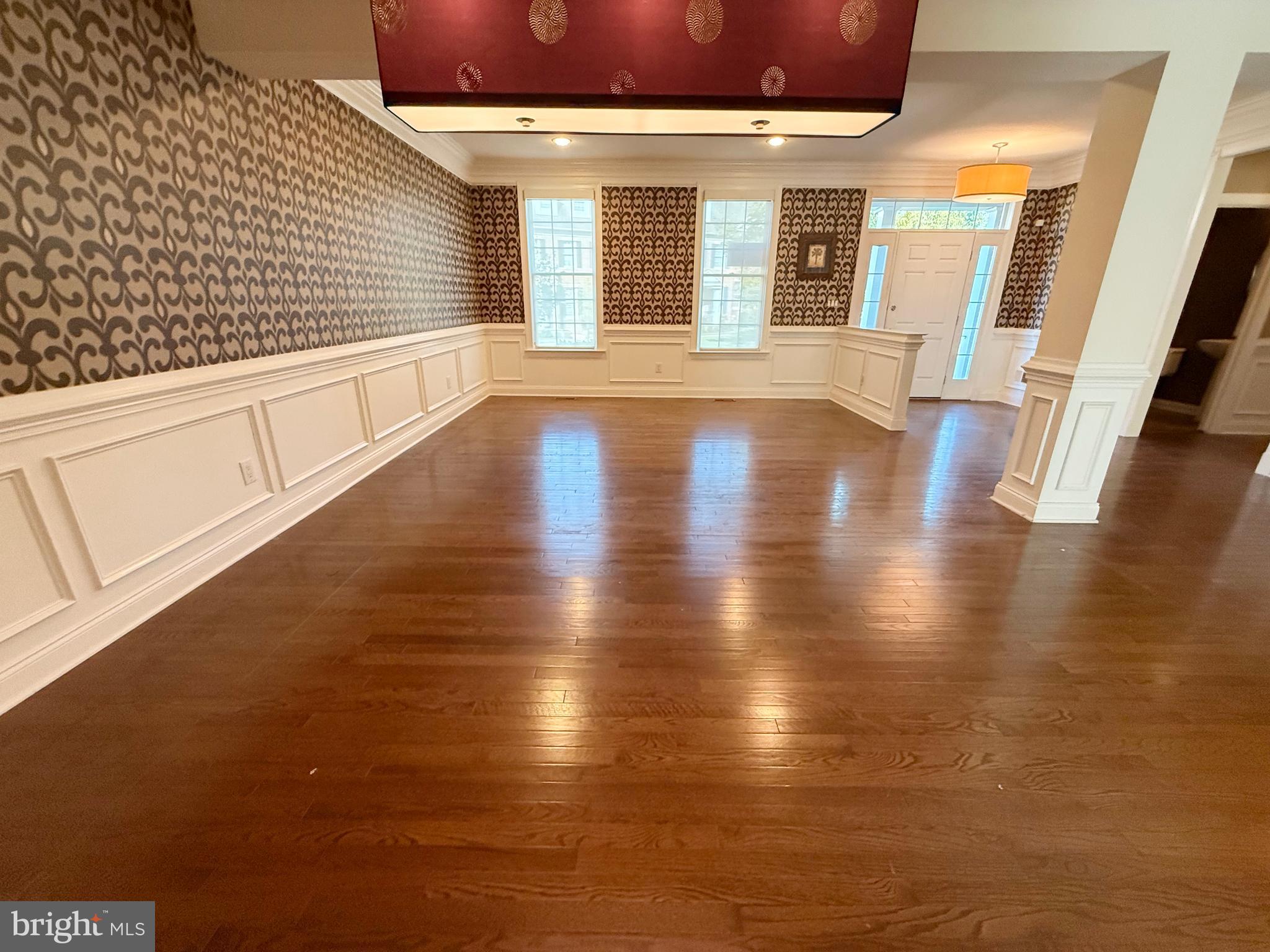 NEWTOWN WALK - Residential