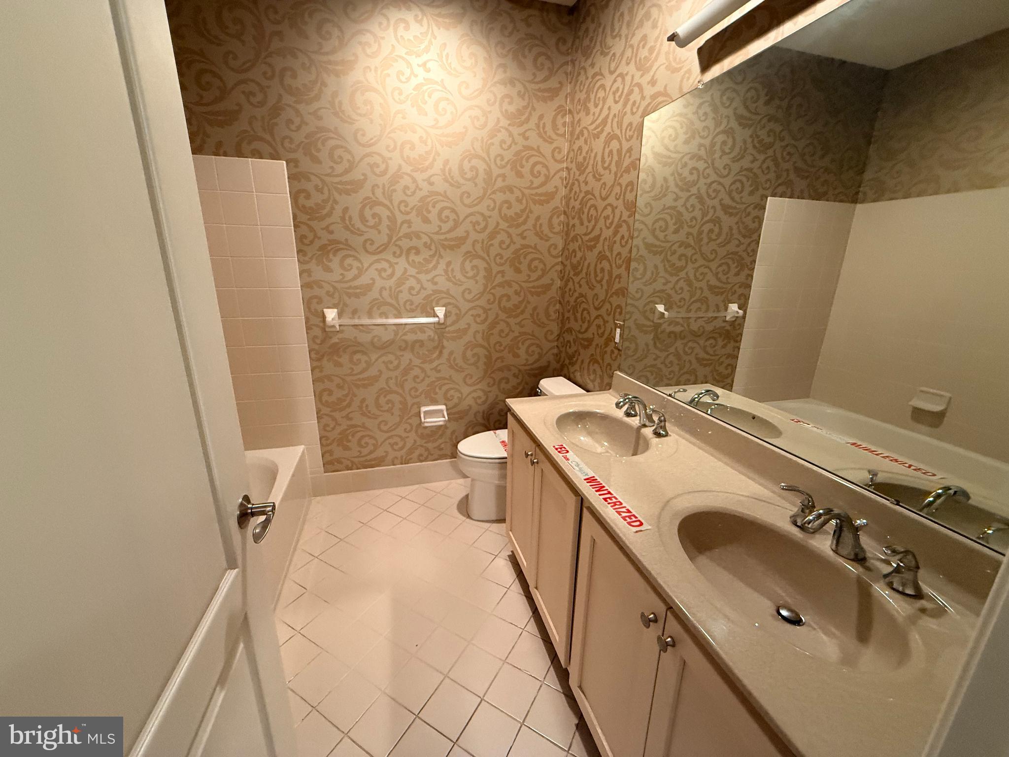 NEWTOWN WALK - Residential