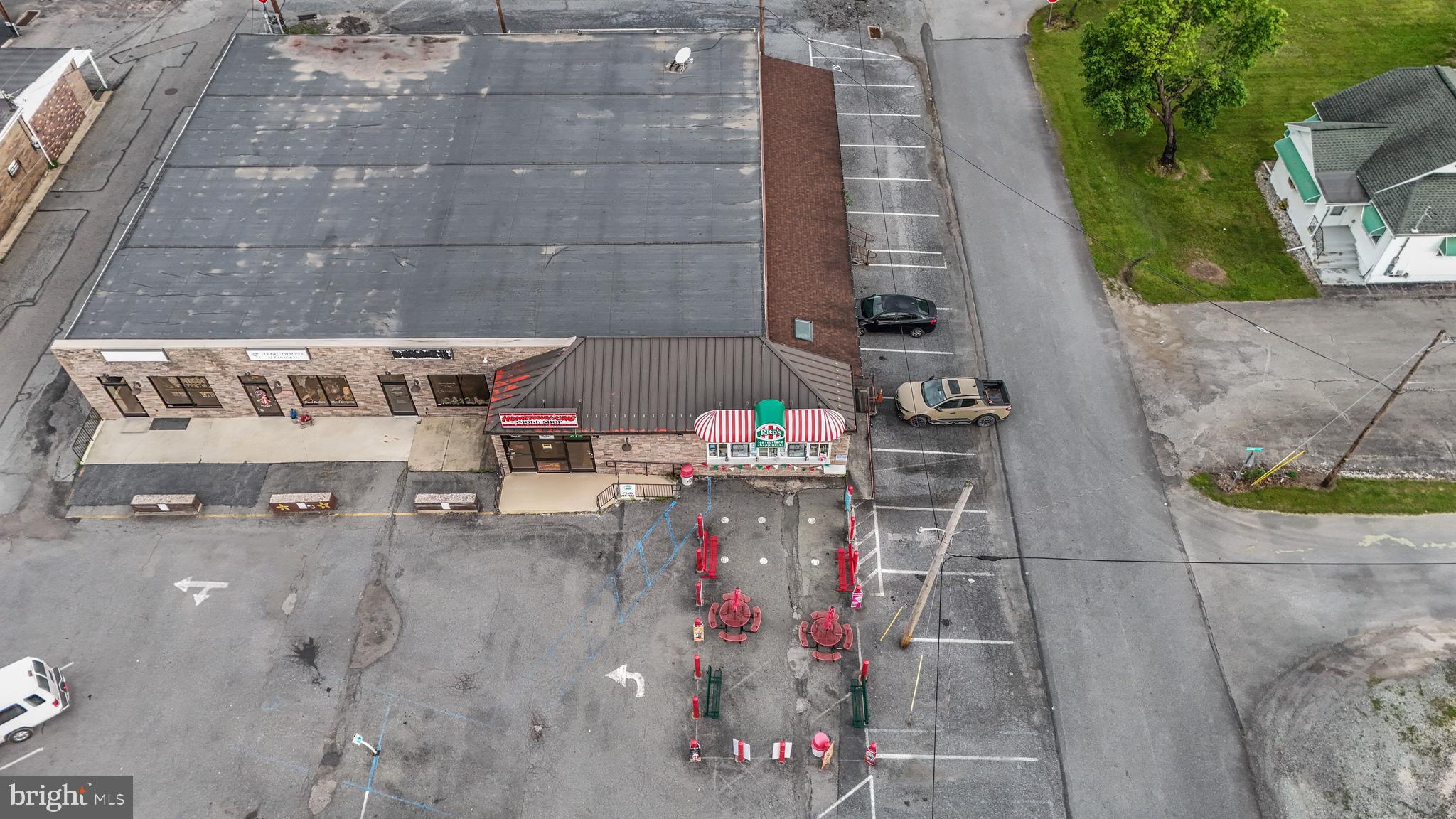 220 CLAREMONT AVENUE