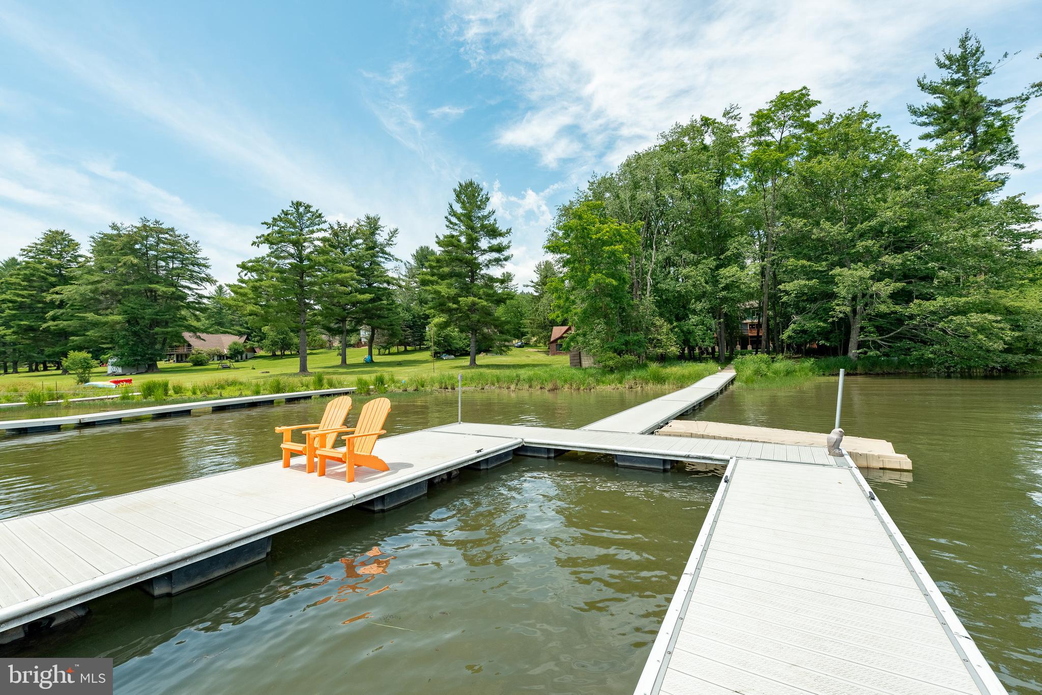 PARADISE POINT - Residential