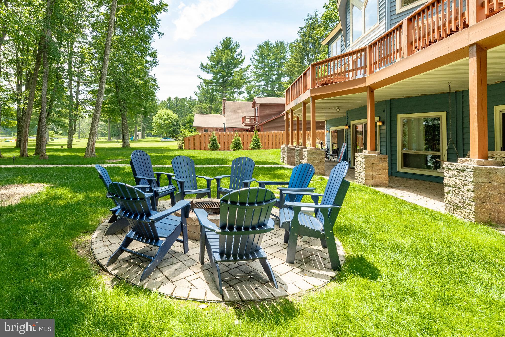 PARADISE POINT - Residential