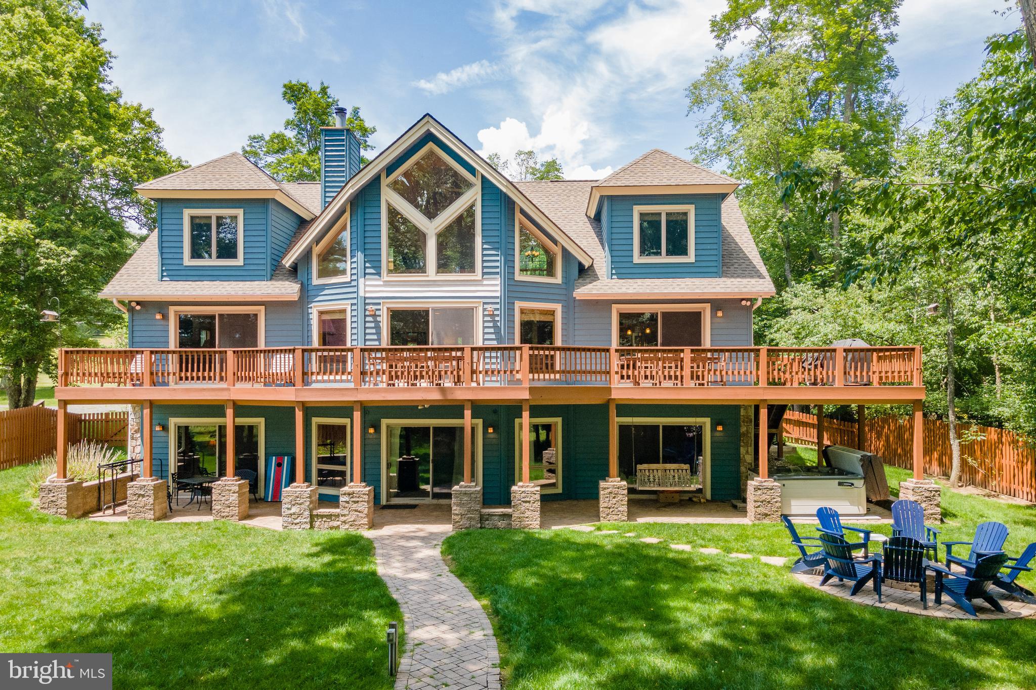 PARADISE POINT - Residential