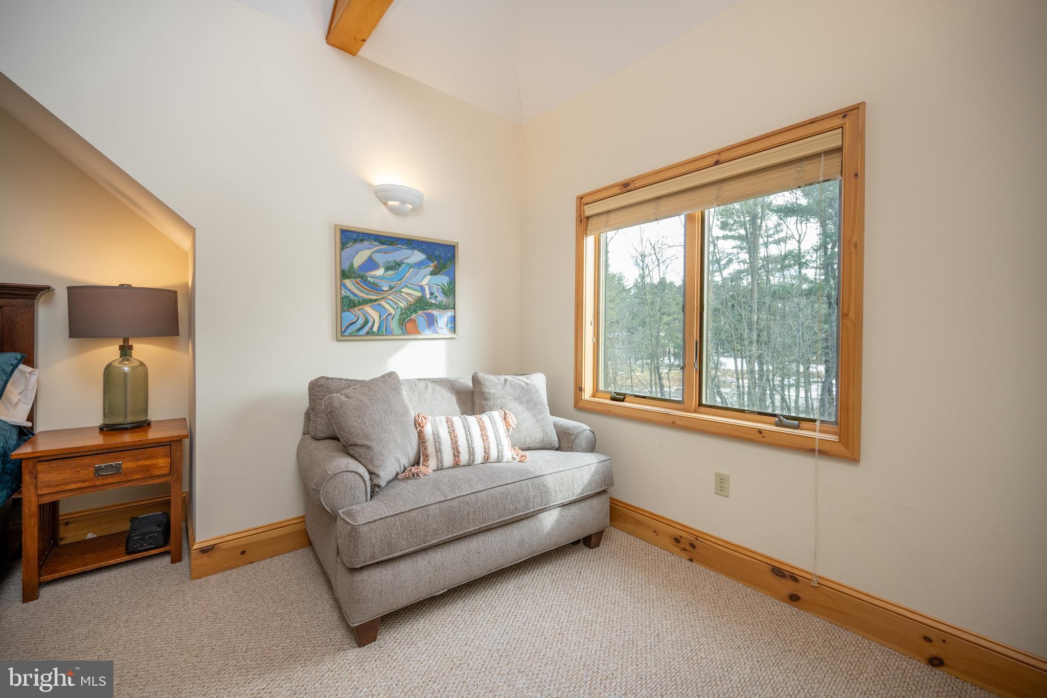 PARADISE POINT - Residential