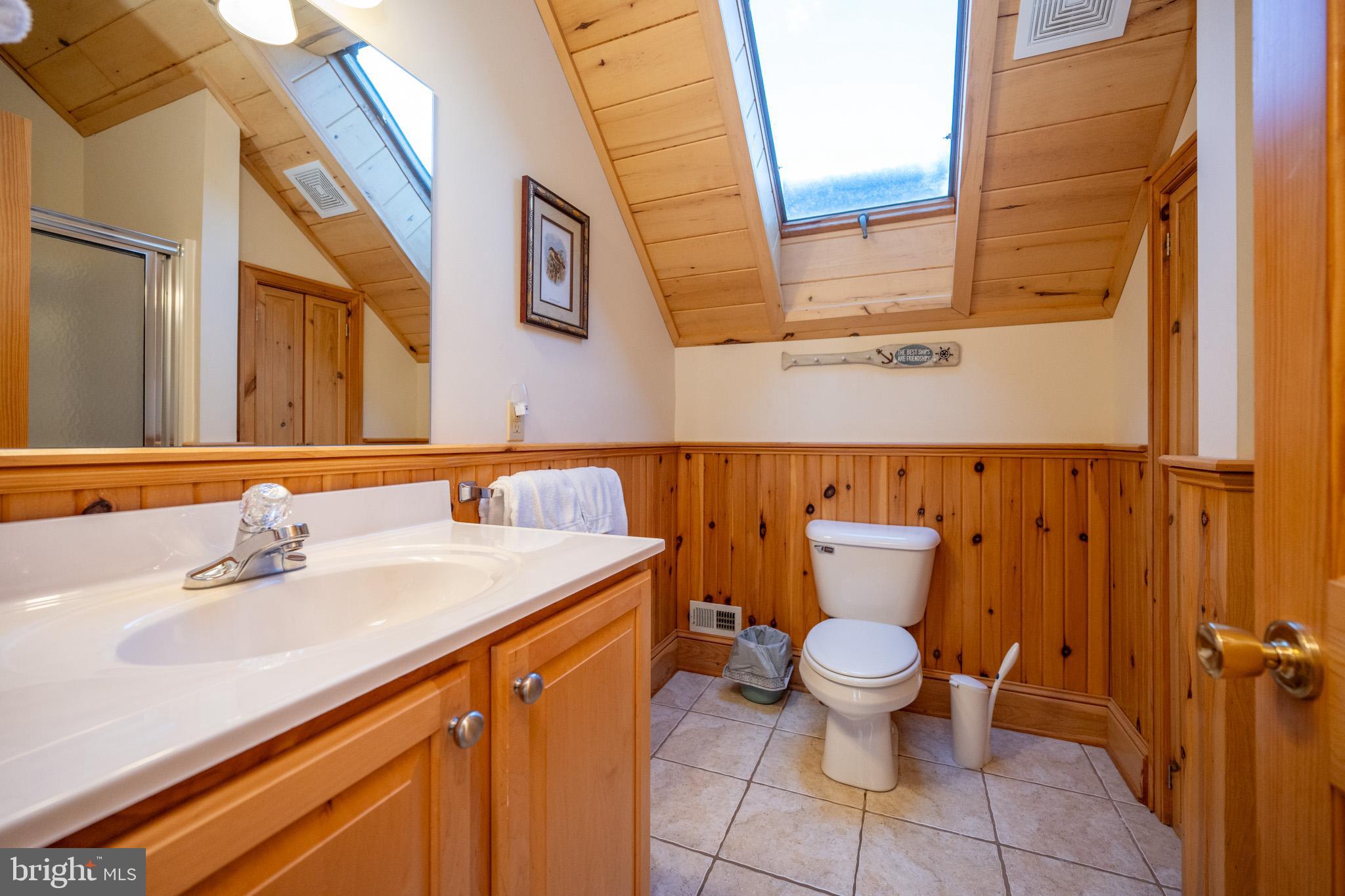 PARADISE POINT - Residential