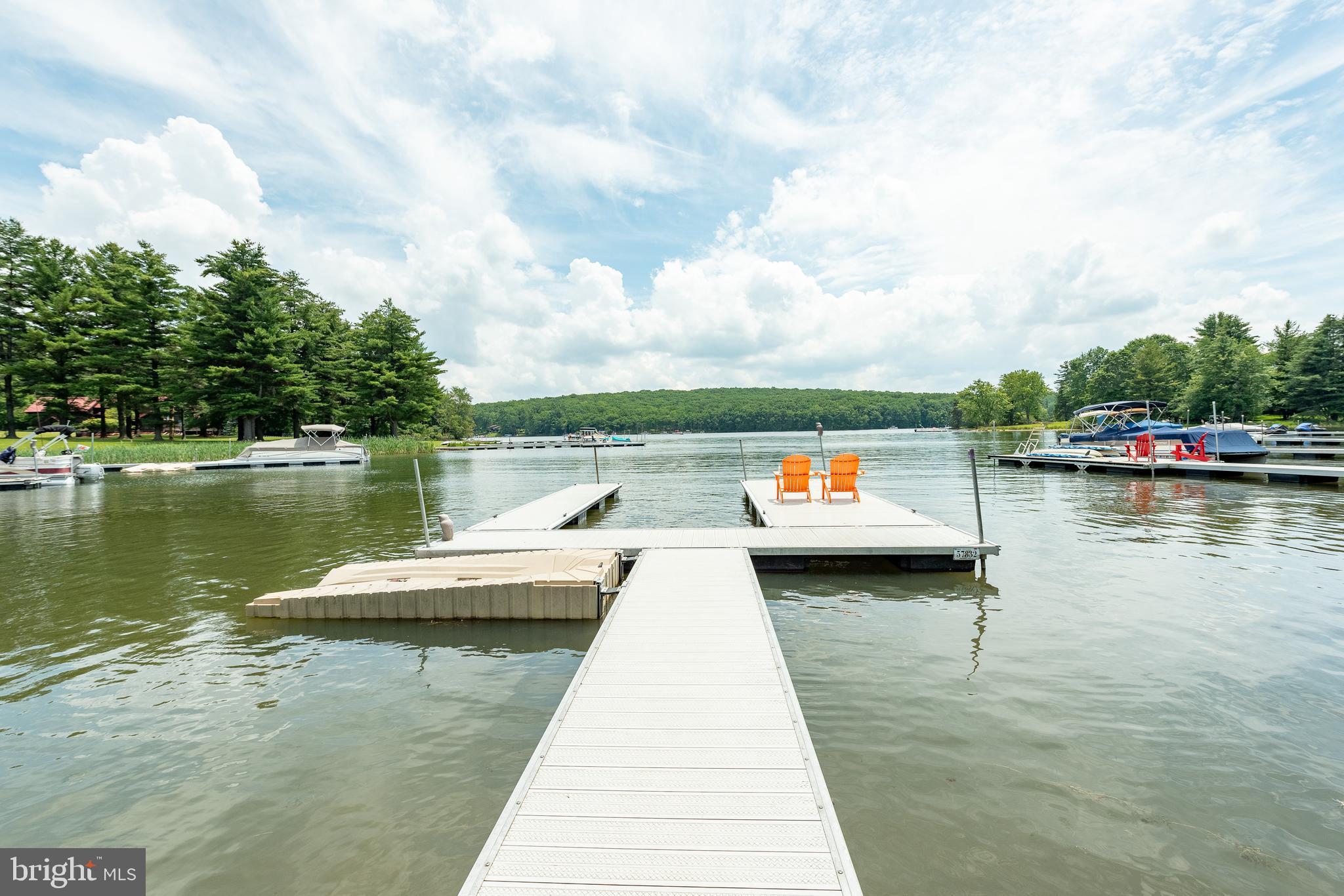 PARADISE POINT - Residential