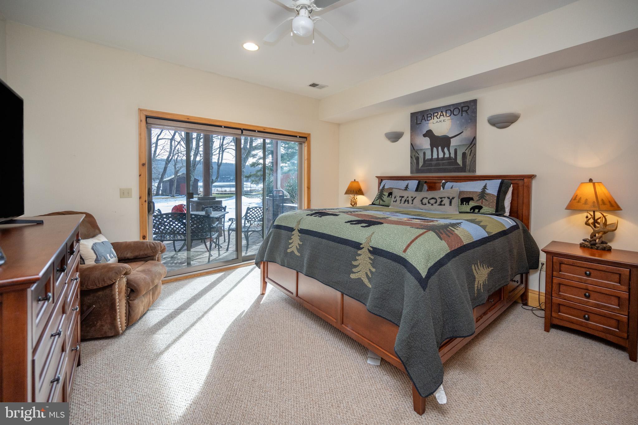 PARADISE POINT - Residential