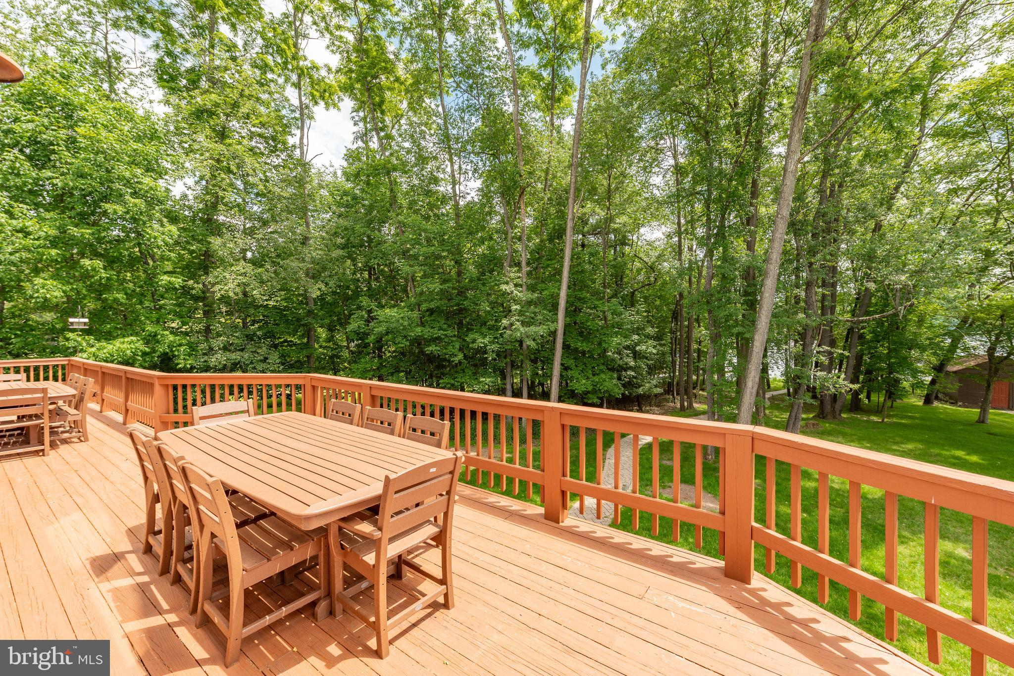 PARADISE POINT - Residential