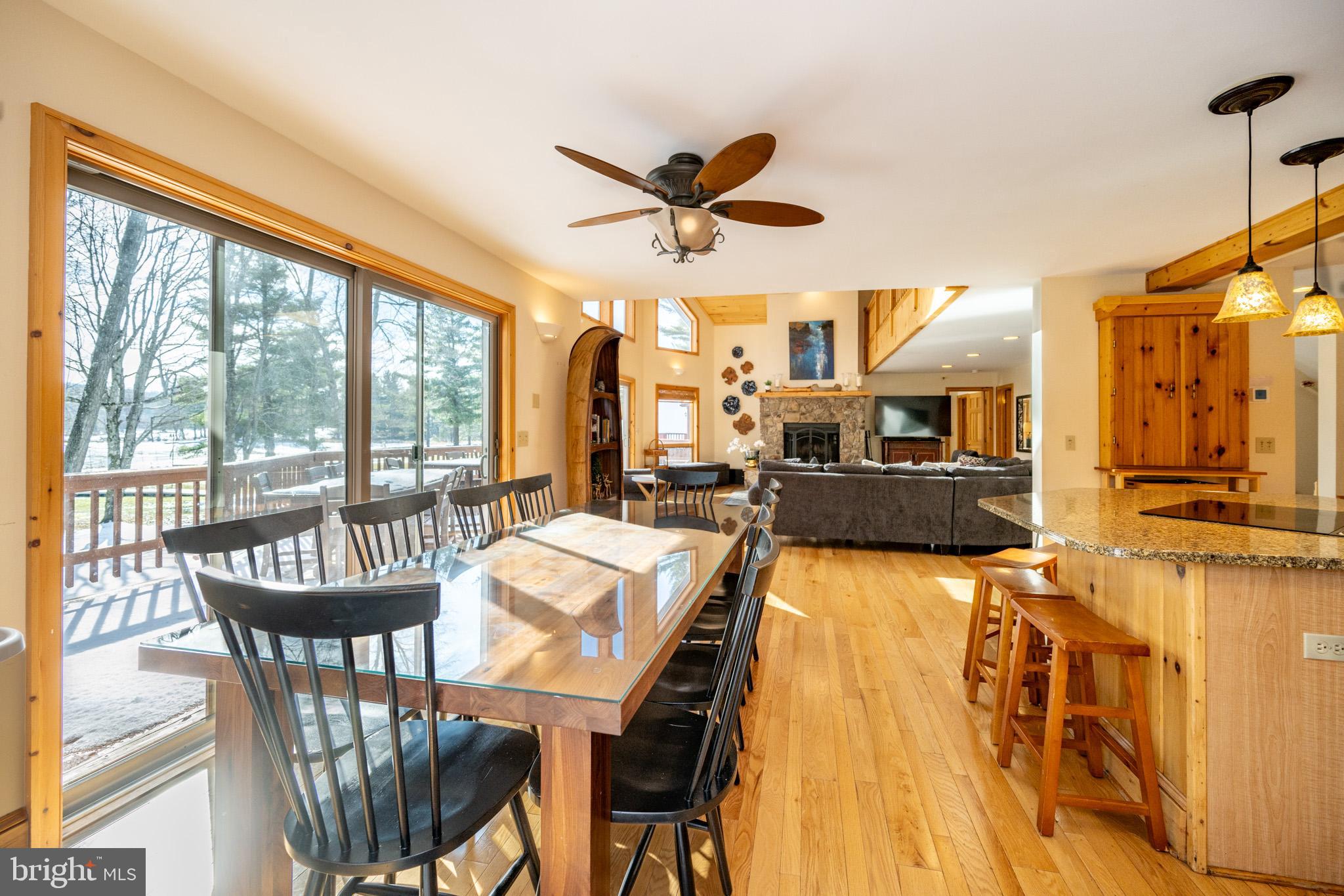 PARADISE POINT - Residential