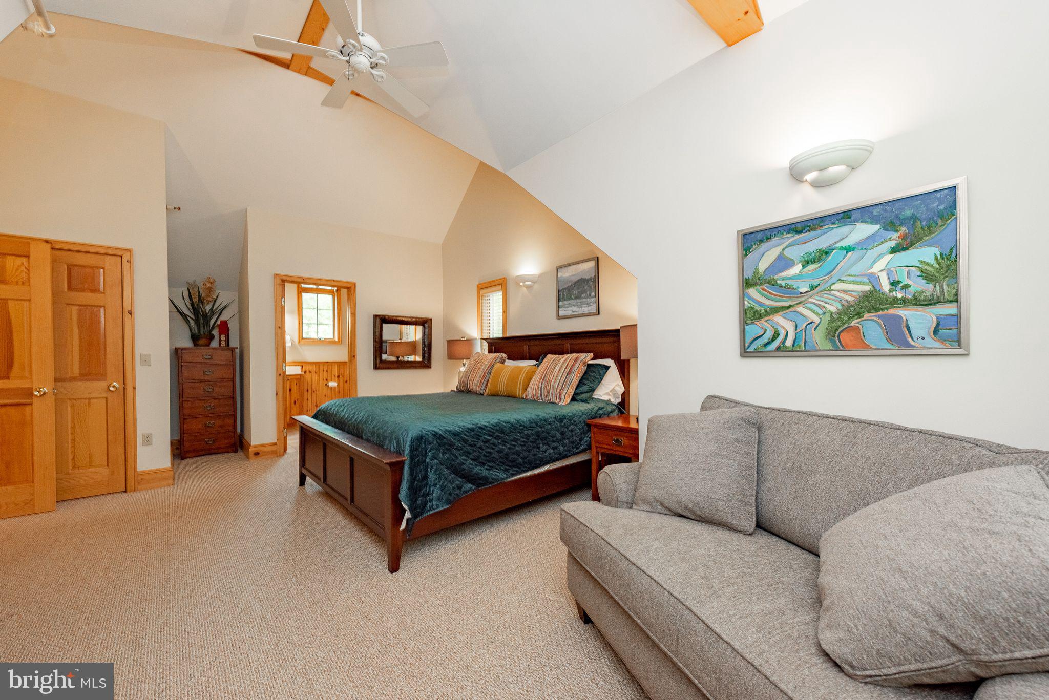 PARADISE POINT - Residential