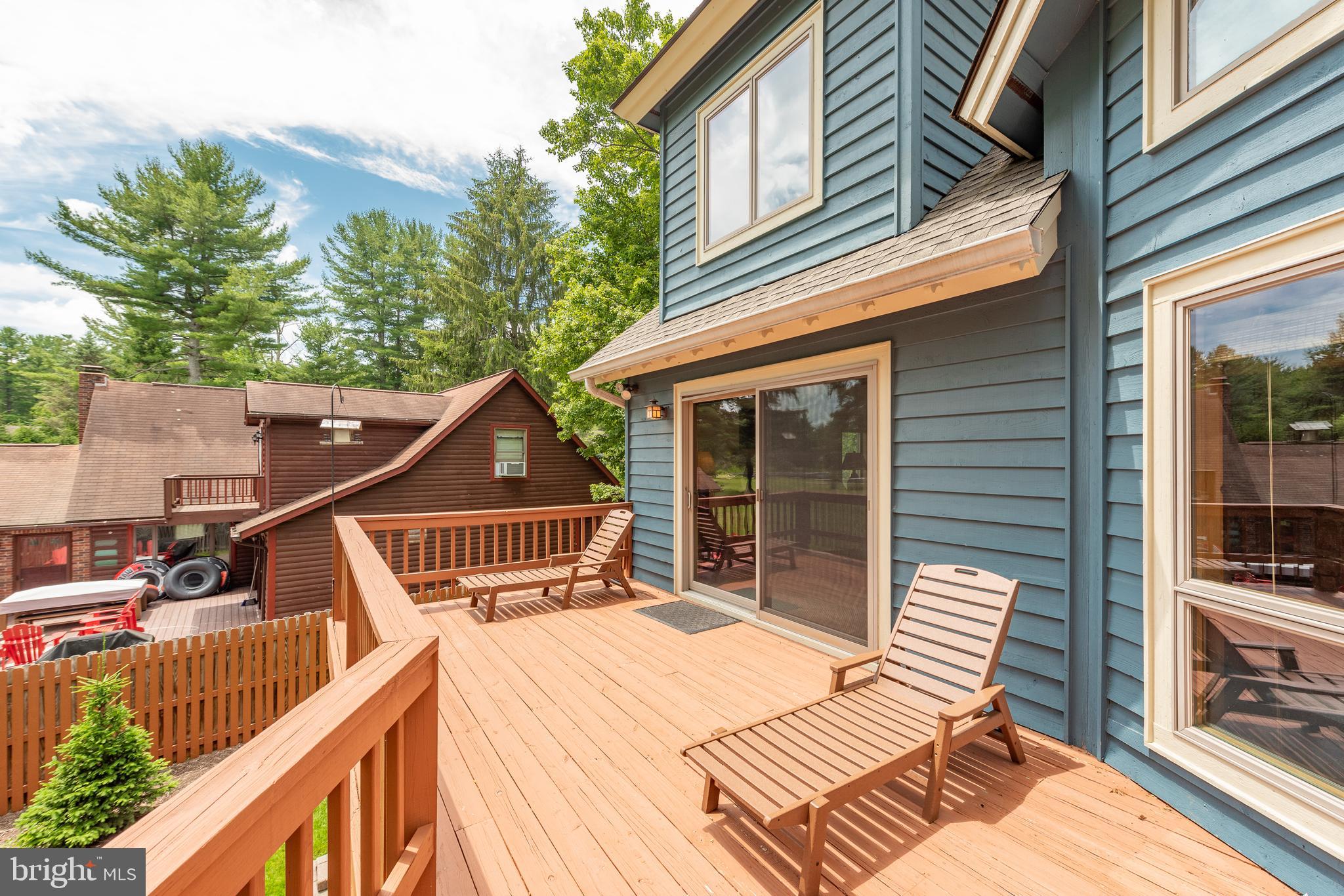 PARADISE POINT - Residential