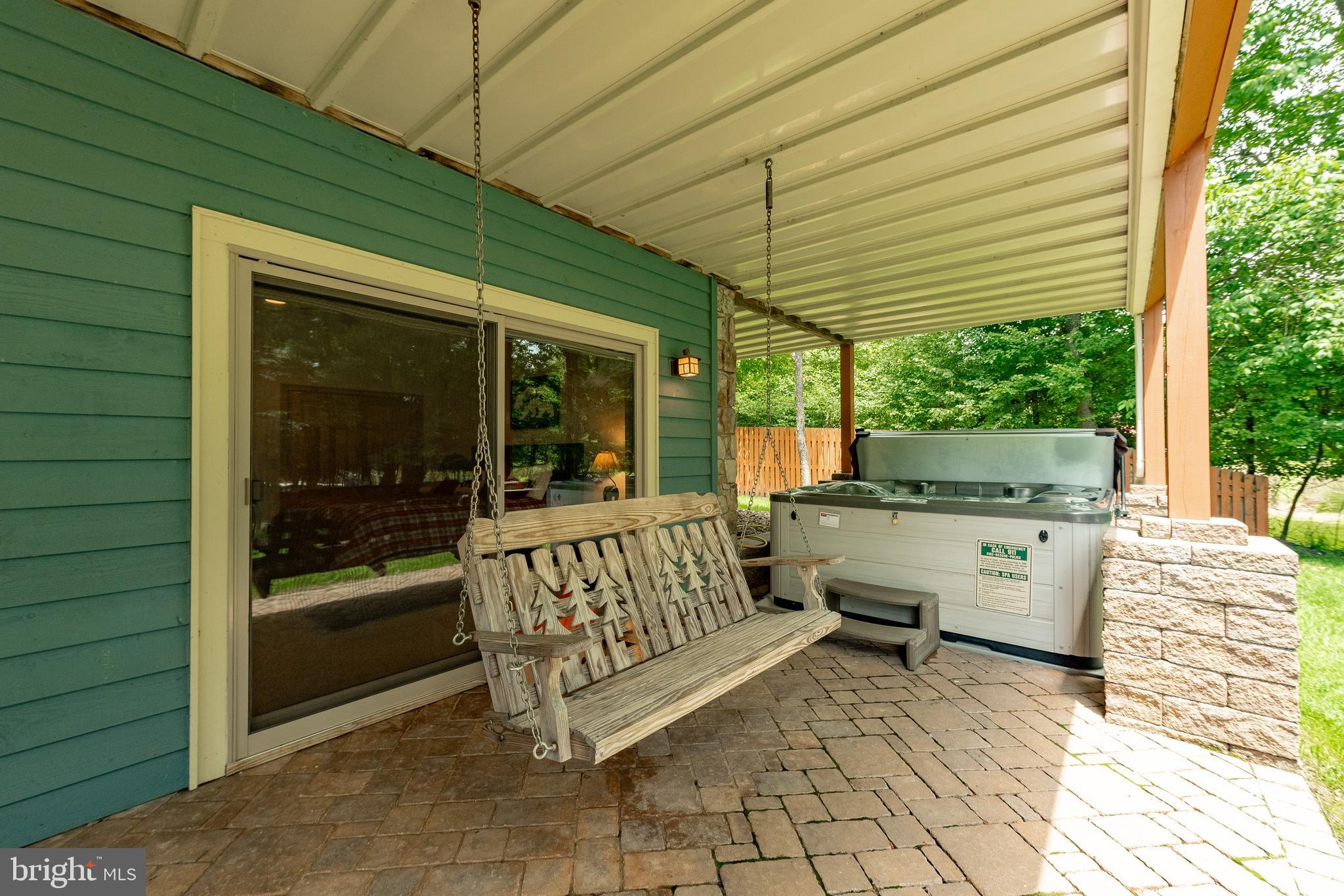 PARADISE POINT - Residential