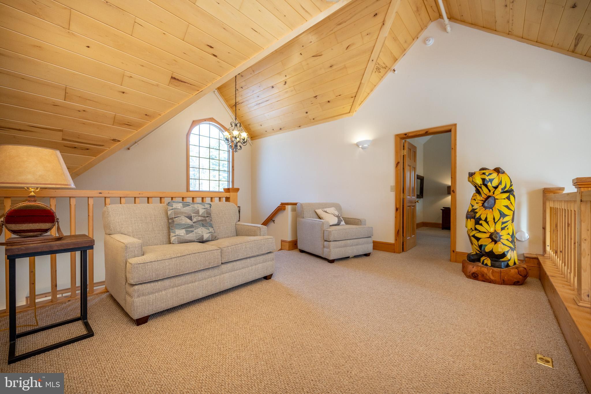 PARADISE POINT - Residential