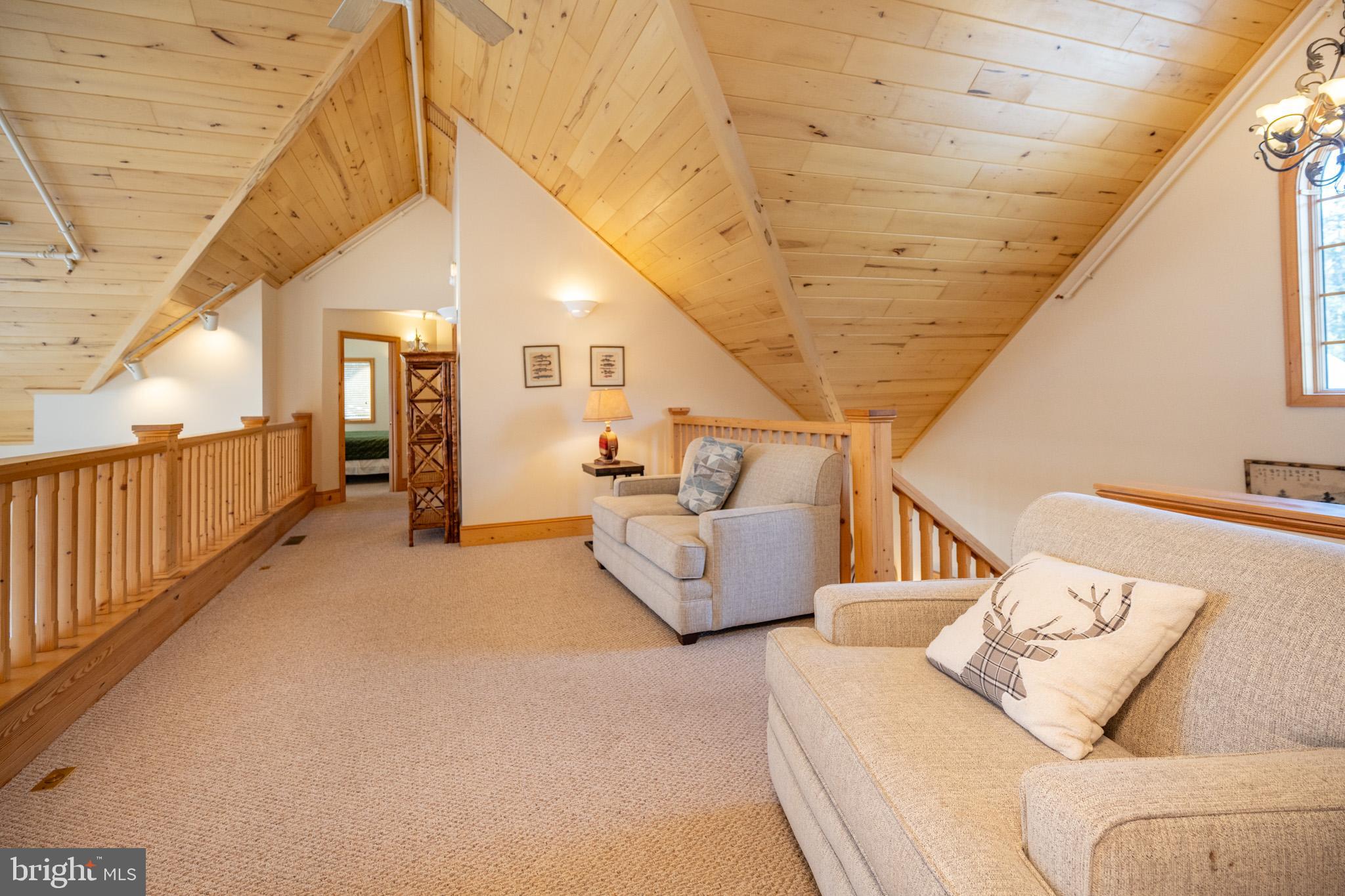 PARADISE POINT - Residential