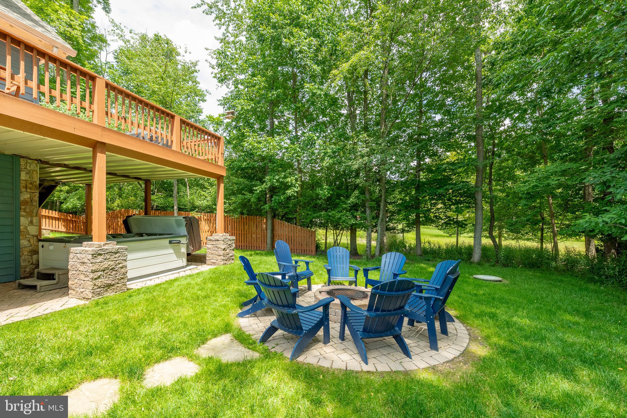 PARADISE POINT - Residential