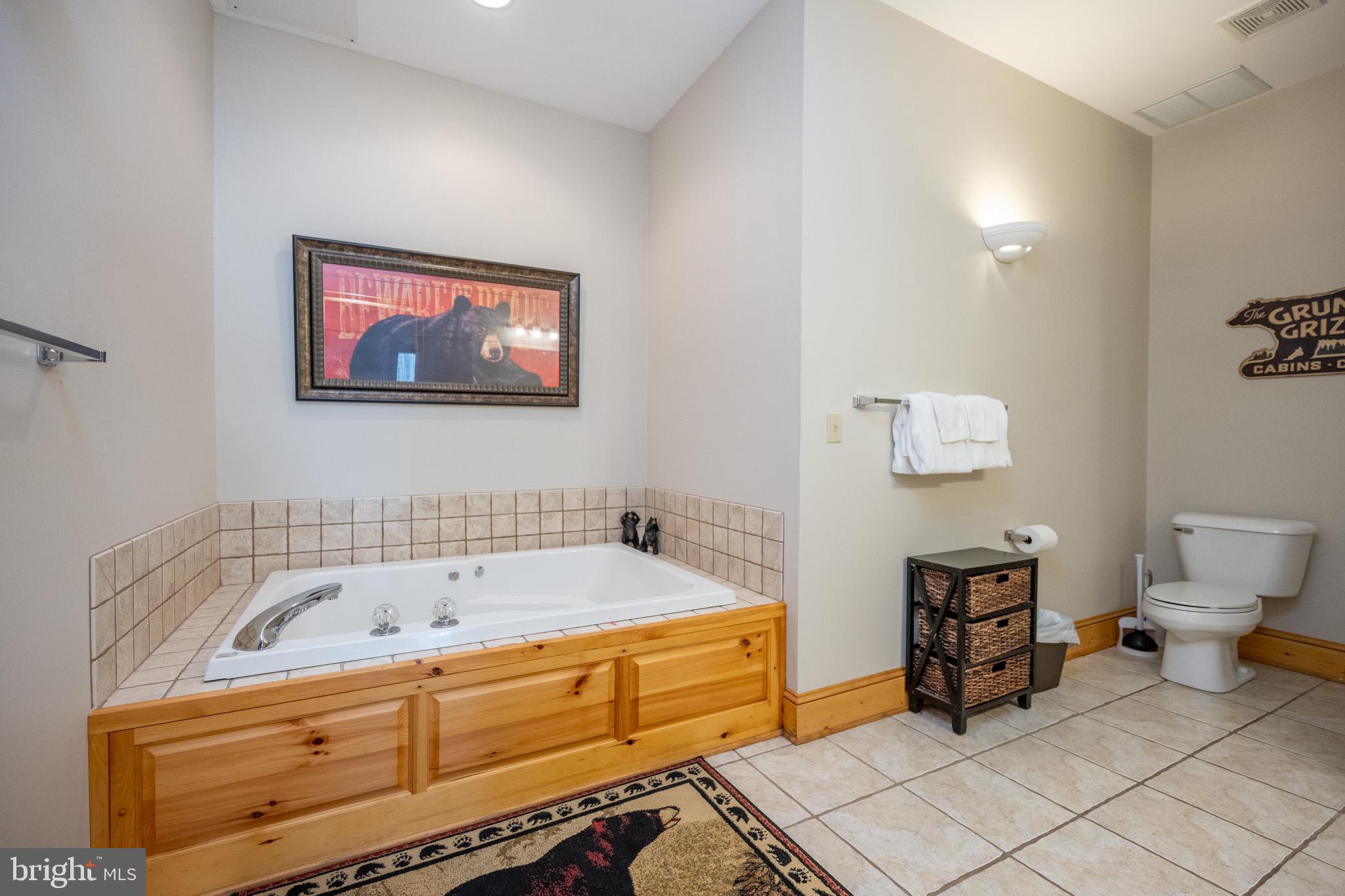 PARADISE POINT - Residential