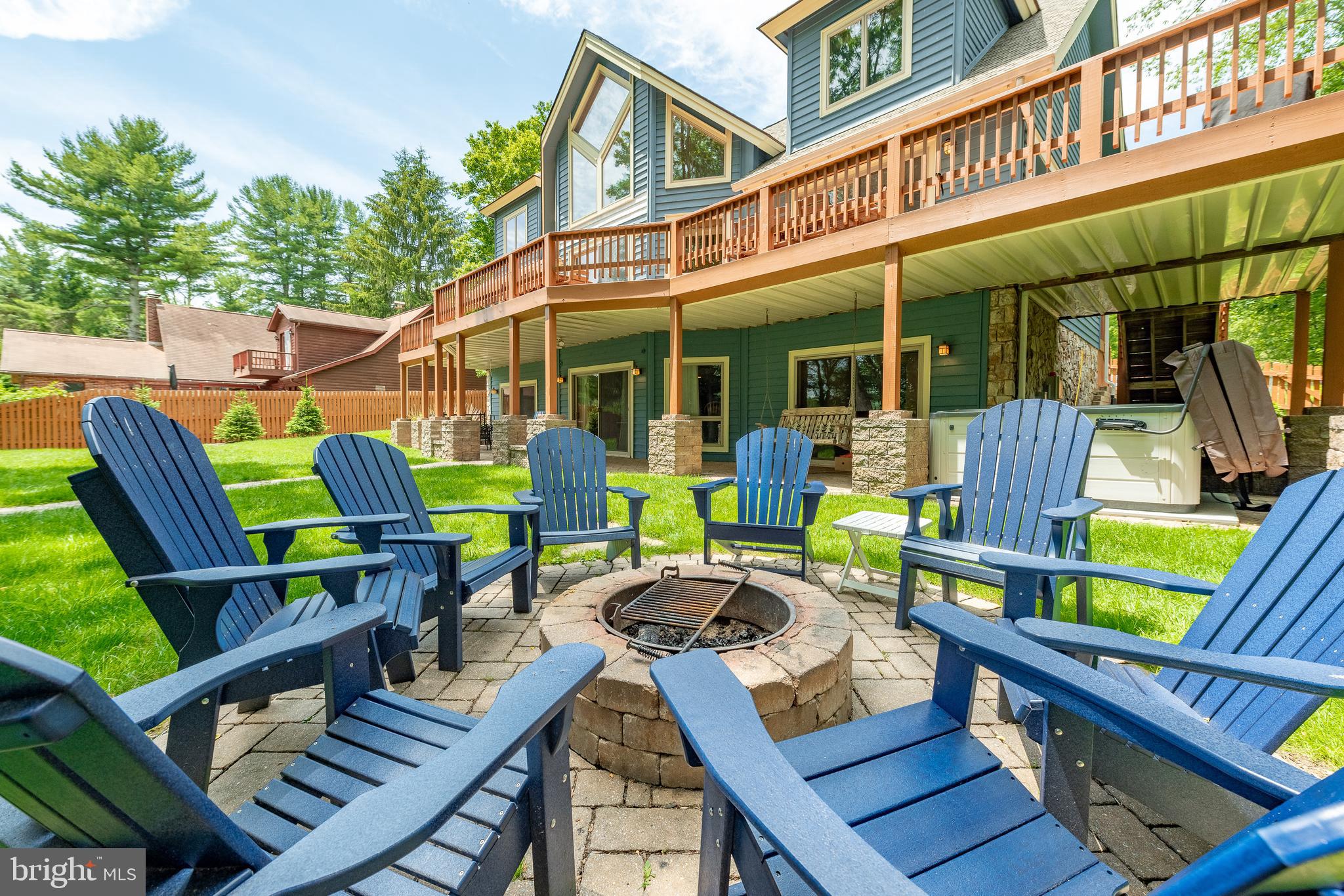 PARADISE POINT - Residential