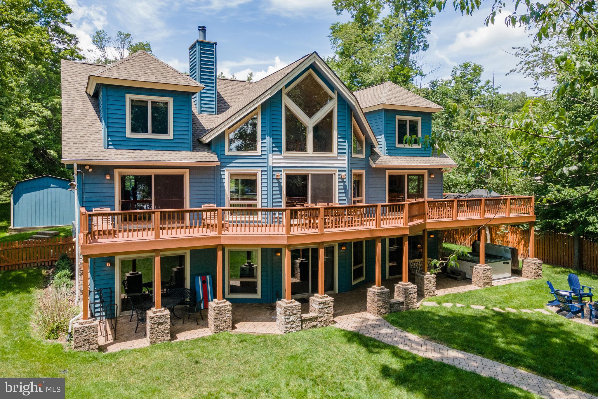 PARADISE POINT - Residential