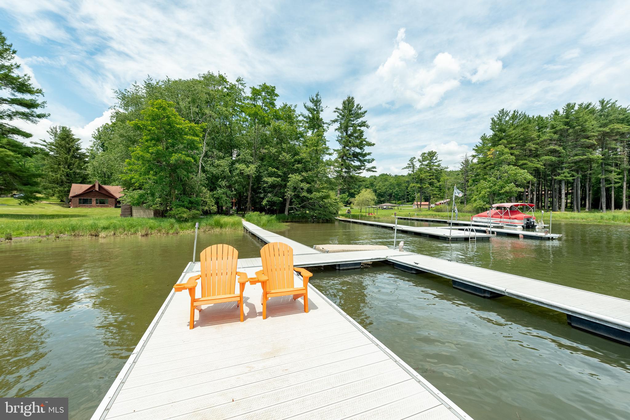 PARADISE POINT - Residential