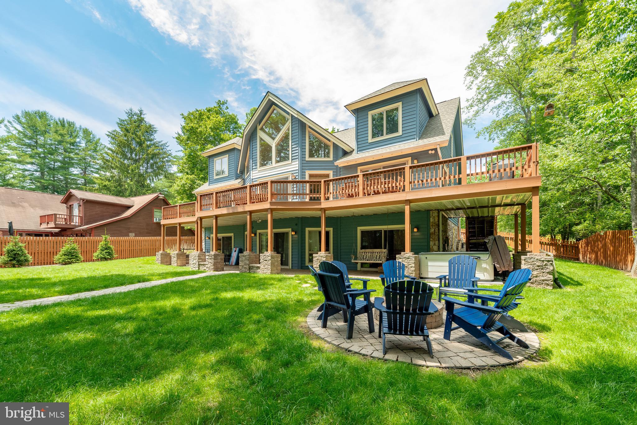 PARADISE POINT - Residential