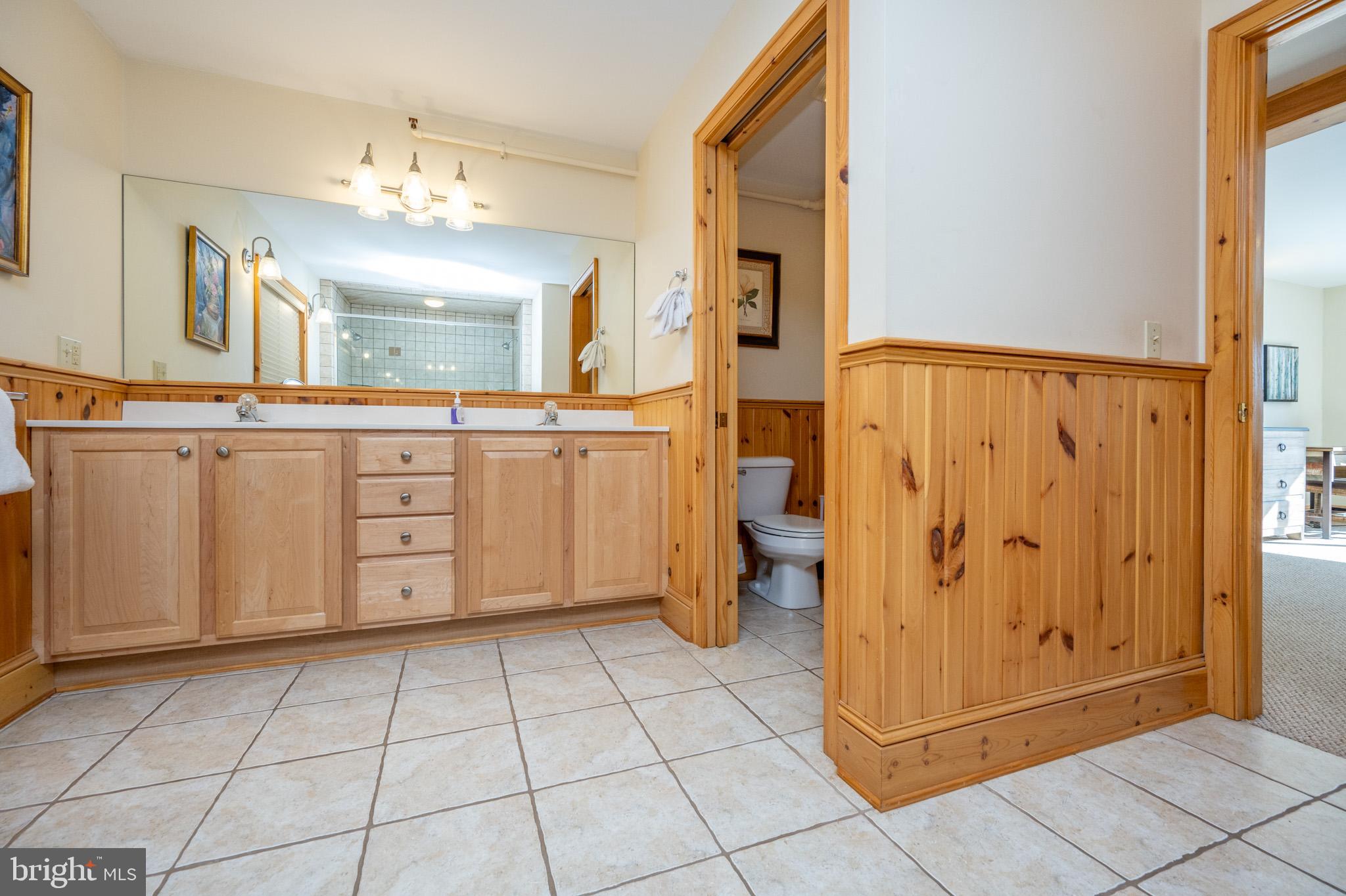 PARADISE POINT - Residential