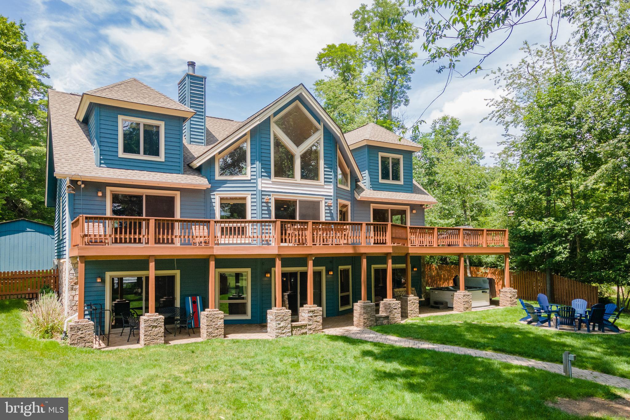 PARADISE POINT - Residential