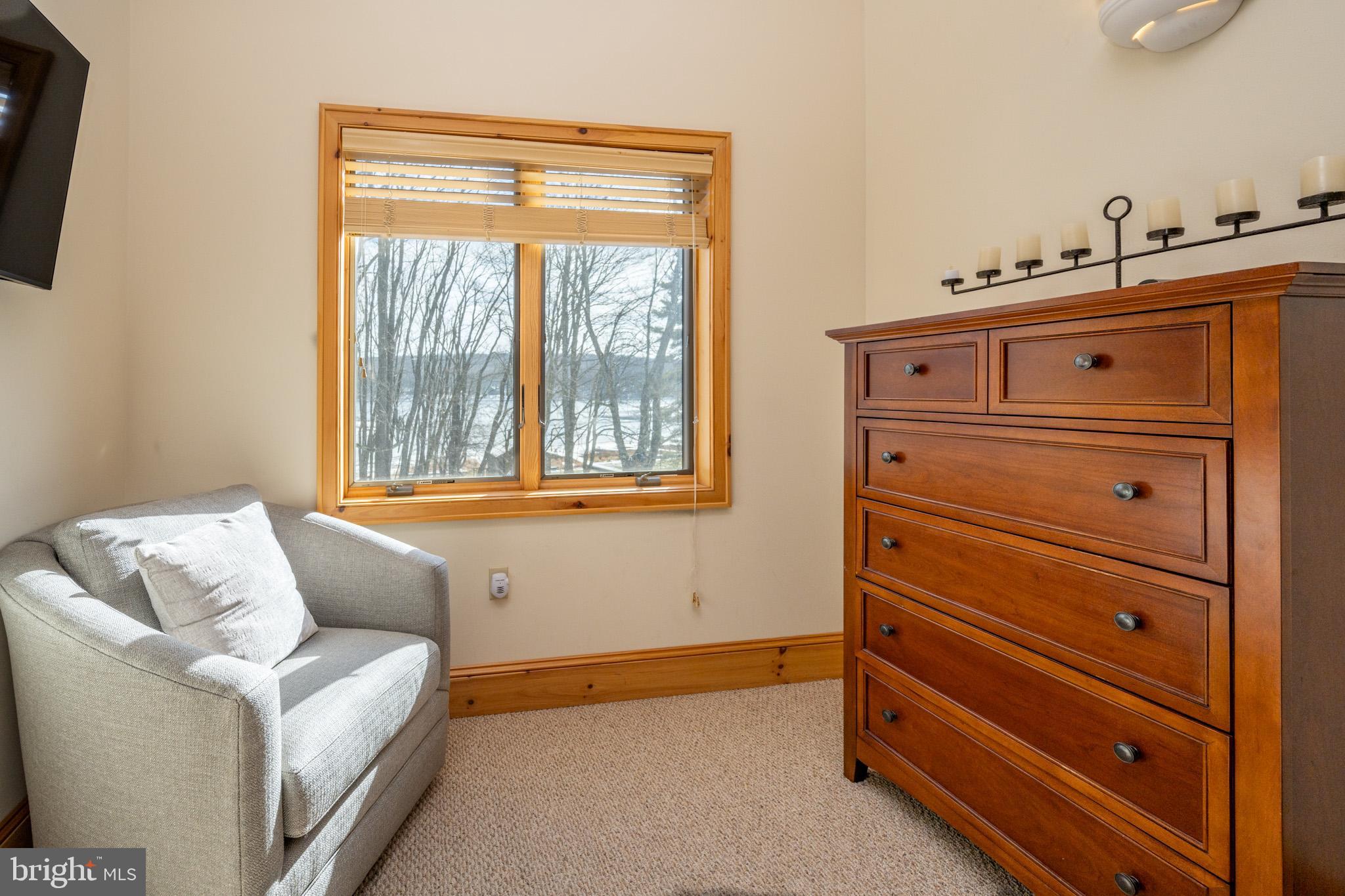 PARADISE POINT - Residential