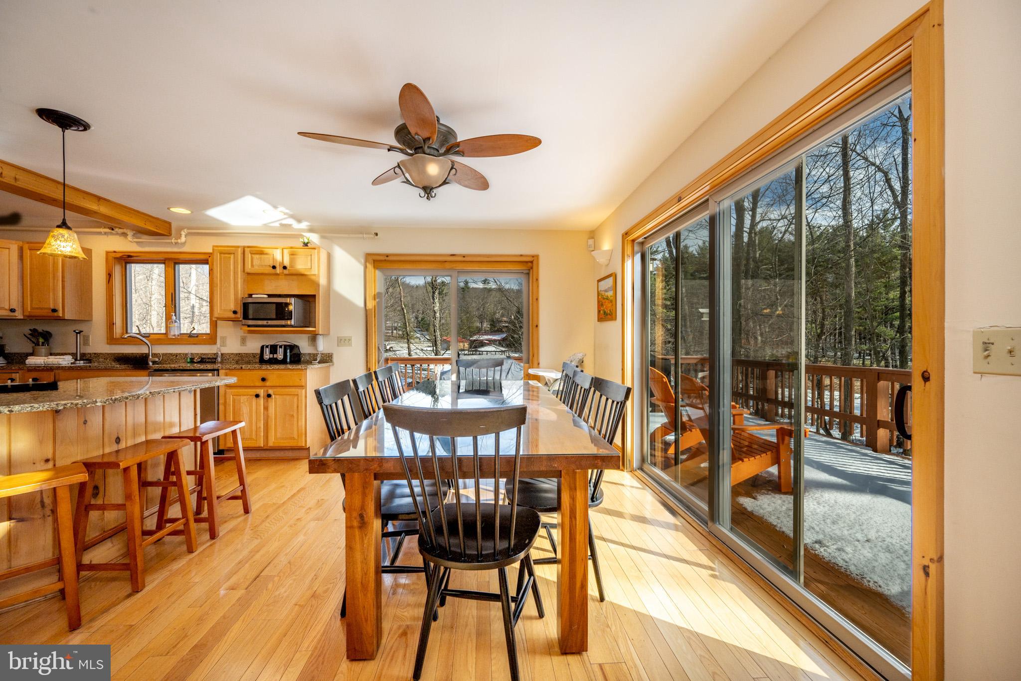 PARADISE POINT - Residential