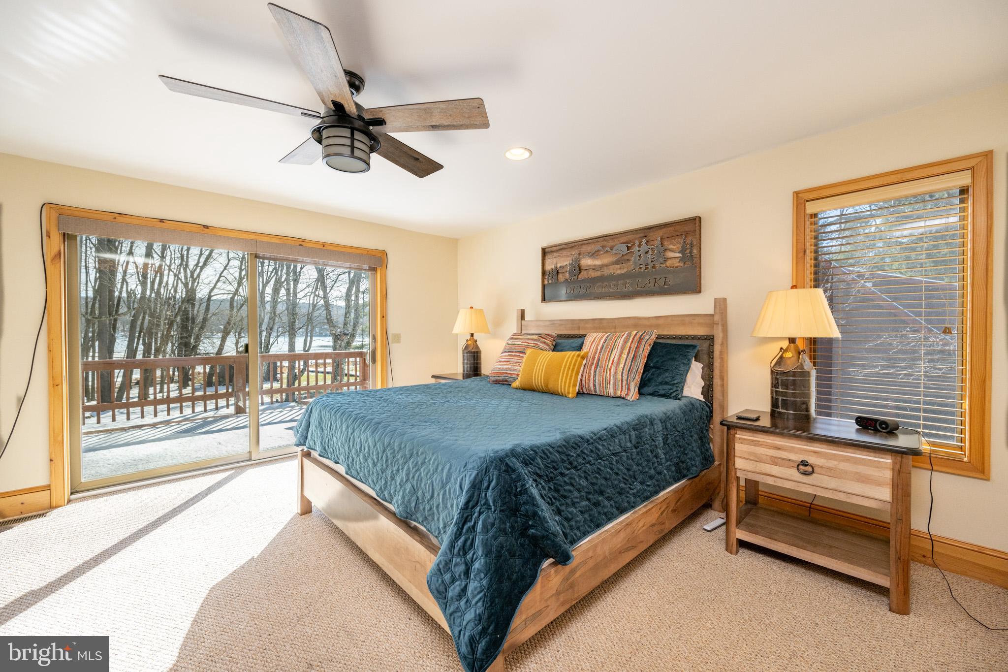 PARADISE POINT - Residential