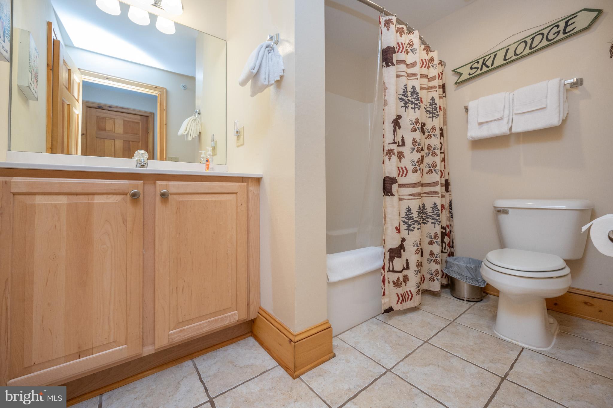 PARADISE POINT - Residential