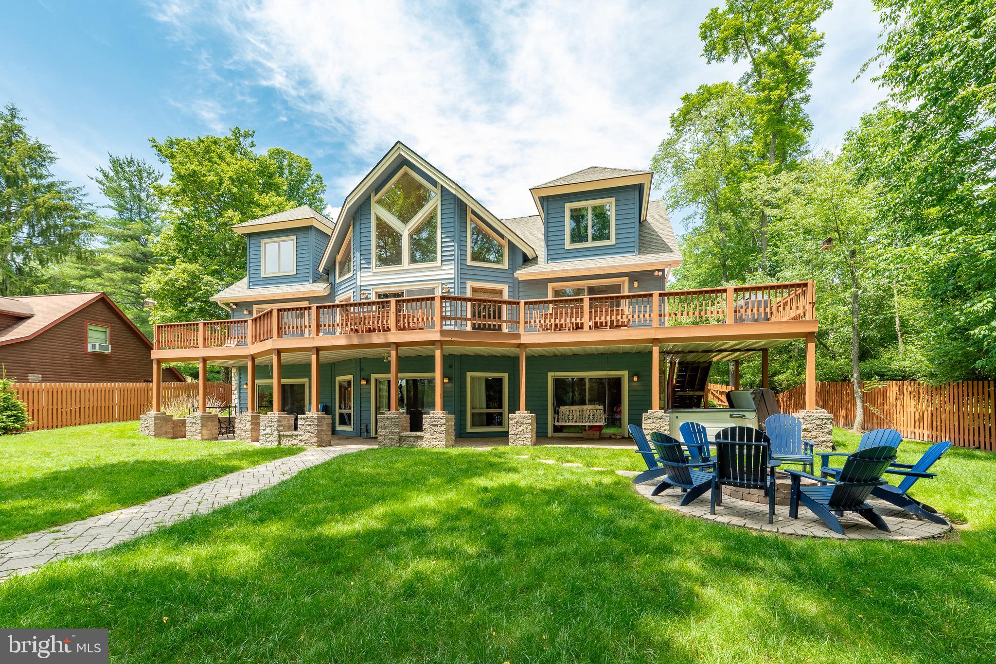 PARADISE POINT - Residential