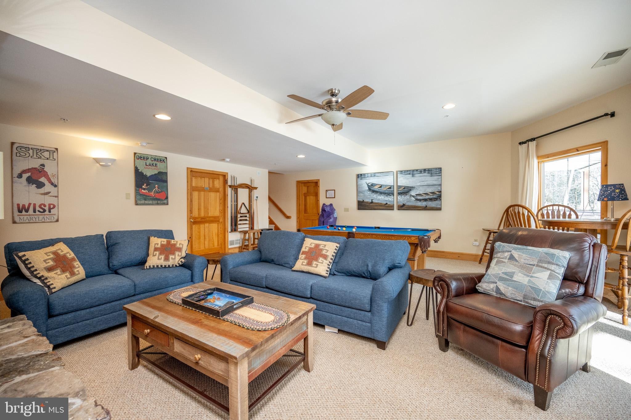 PARADISE POINT - Residential