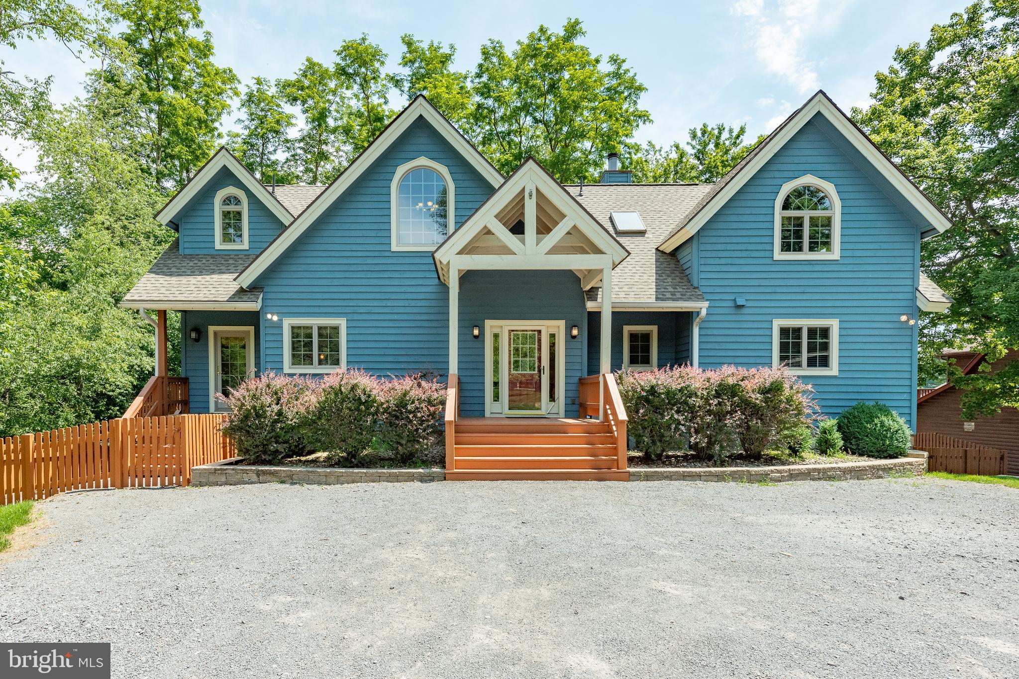 PARADISE POINT - Residential