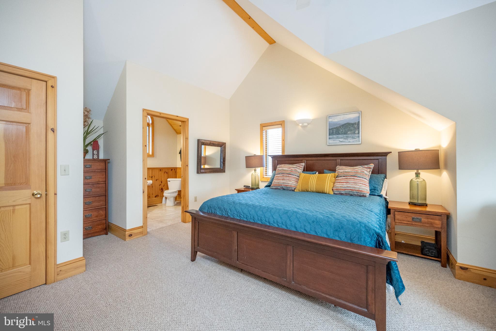 PARADISE POINT - Residential