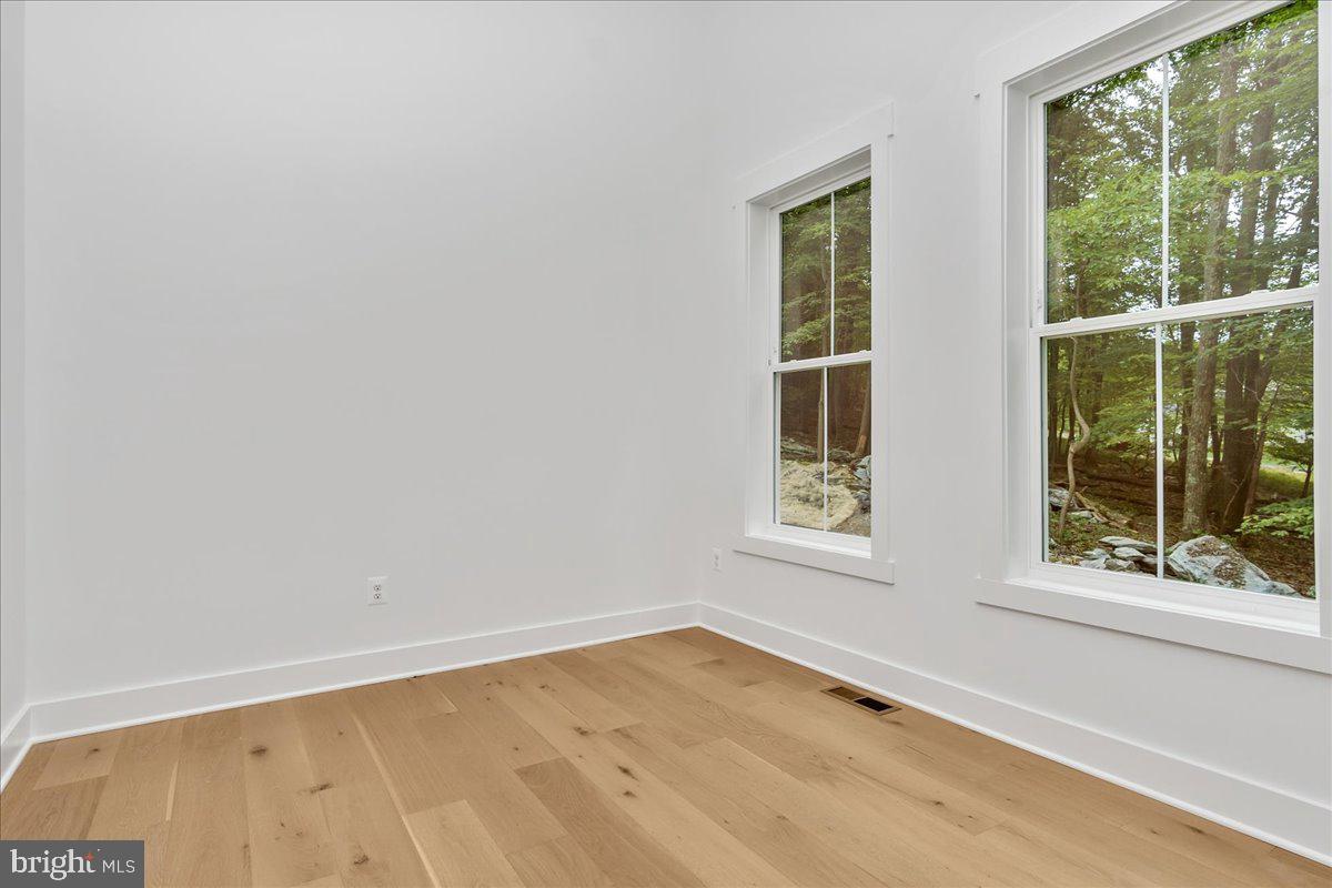 MYERSVILLE - Residential