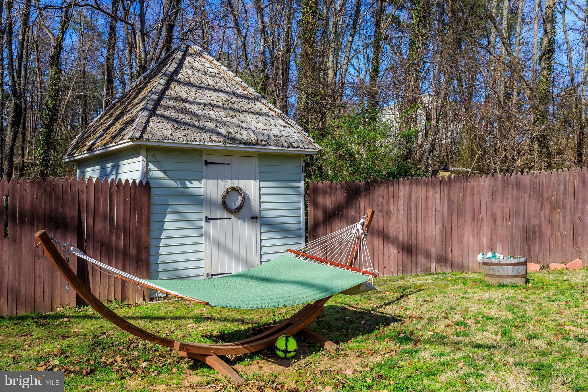 TWIN LAKES - Residential