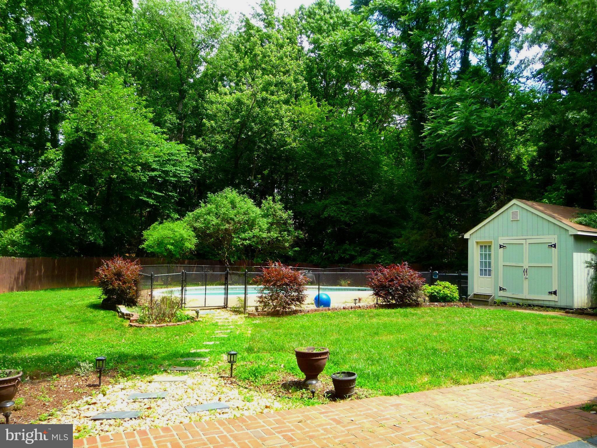 TWIN LAKES - Residential