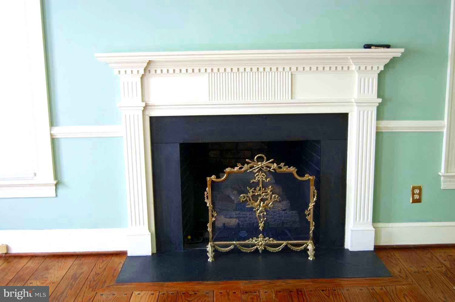 TWIN LAKES - Residential