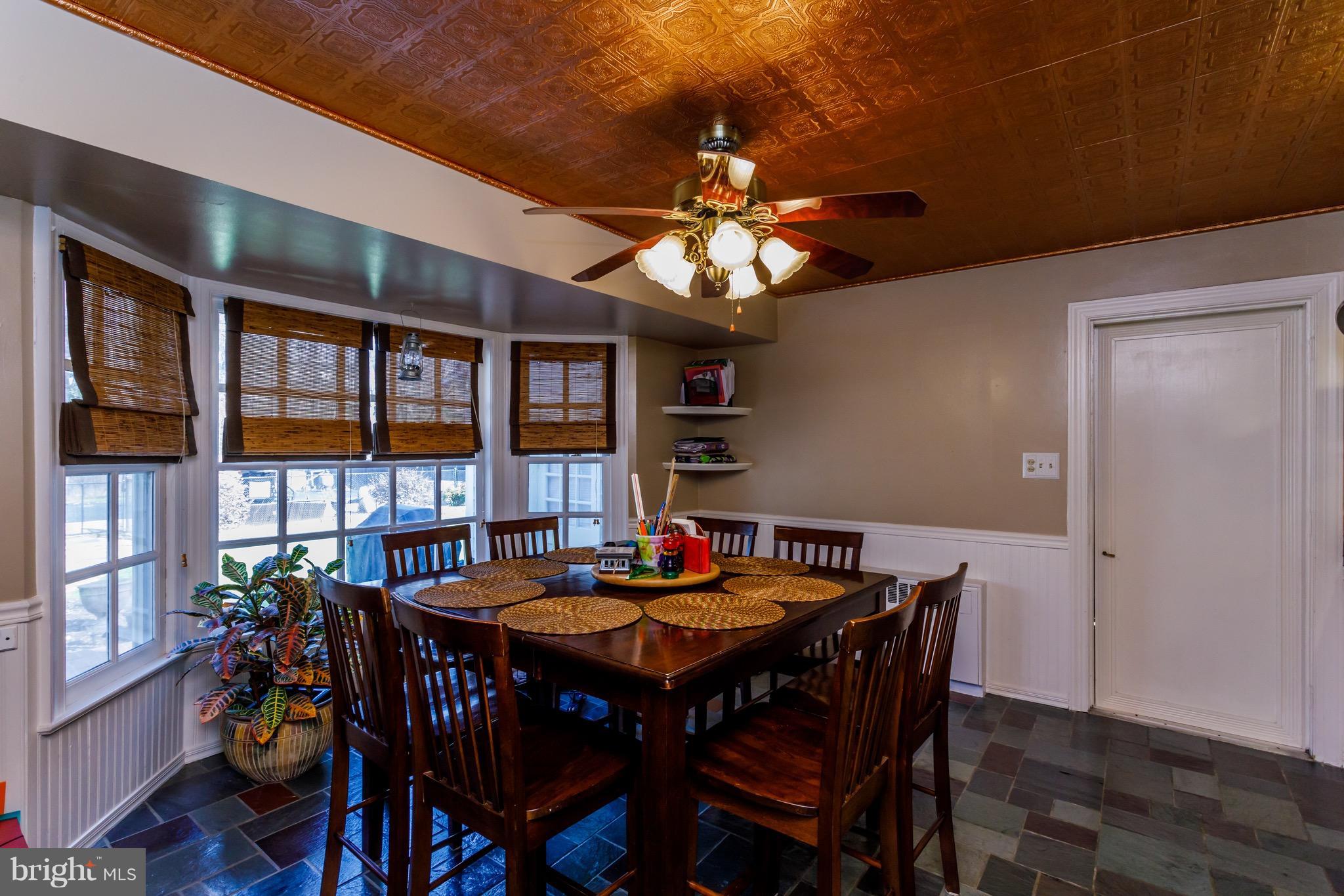 TWIN LAKES - Residential