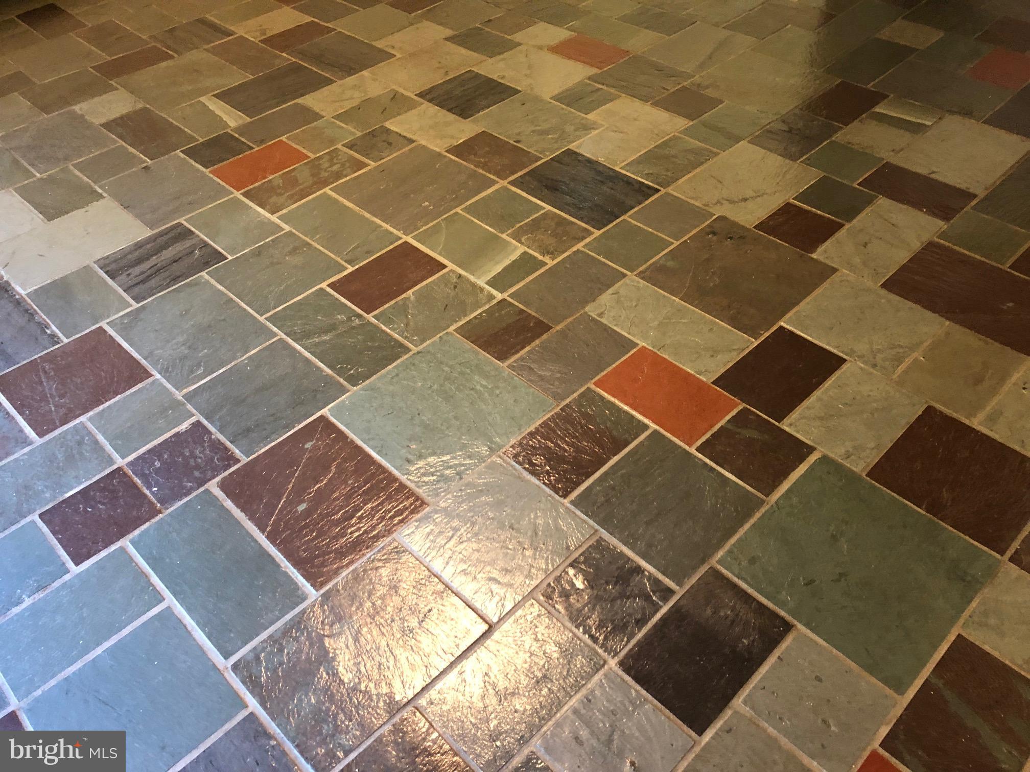 TWIN LAKES - Residential