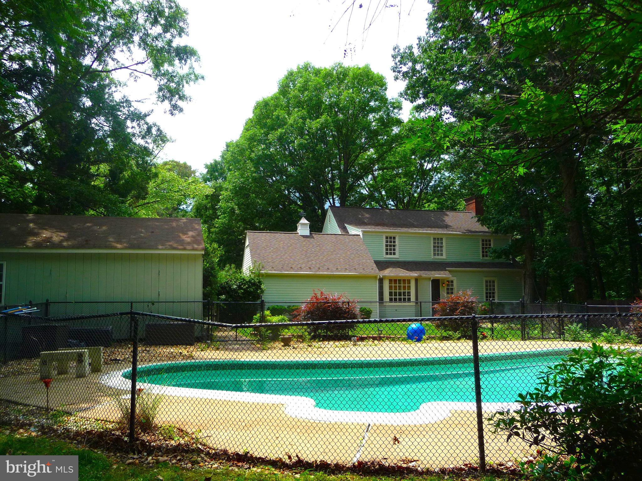 TWIN LAKES - Residential