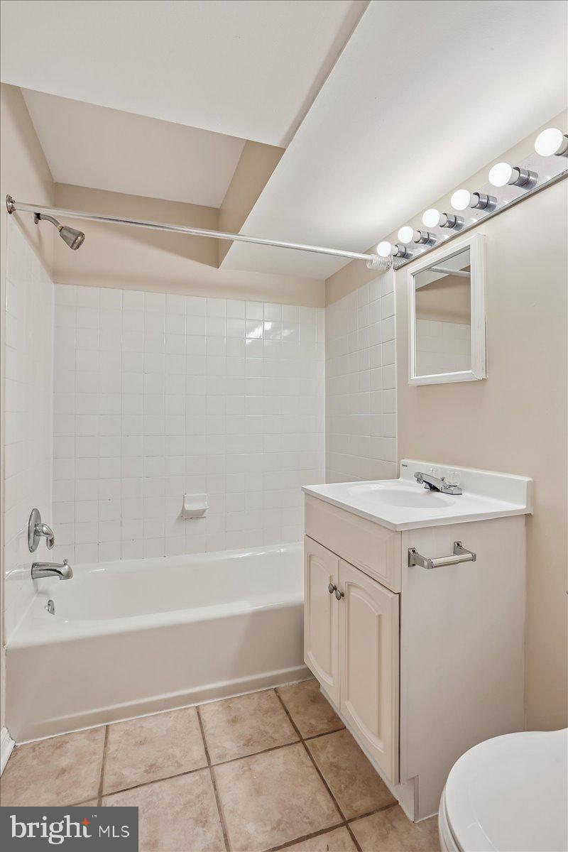 BROOKVILLE KNOLLS - Residential