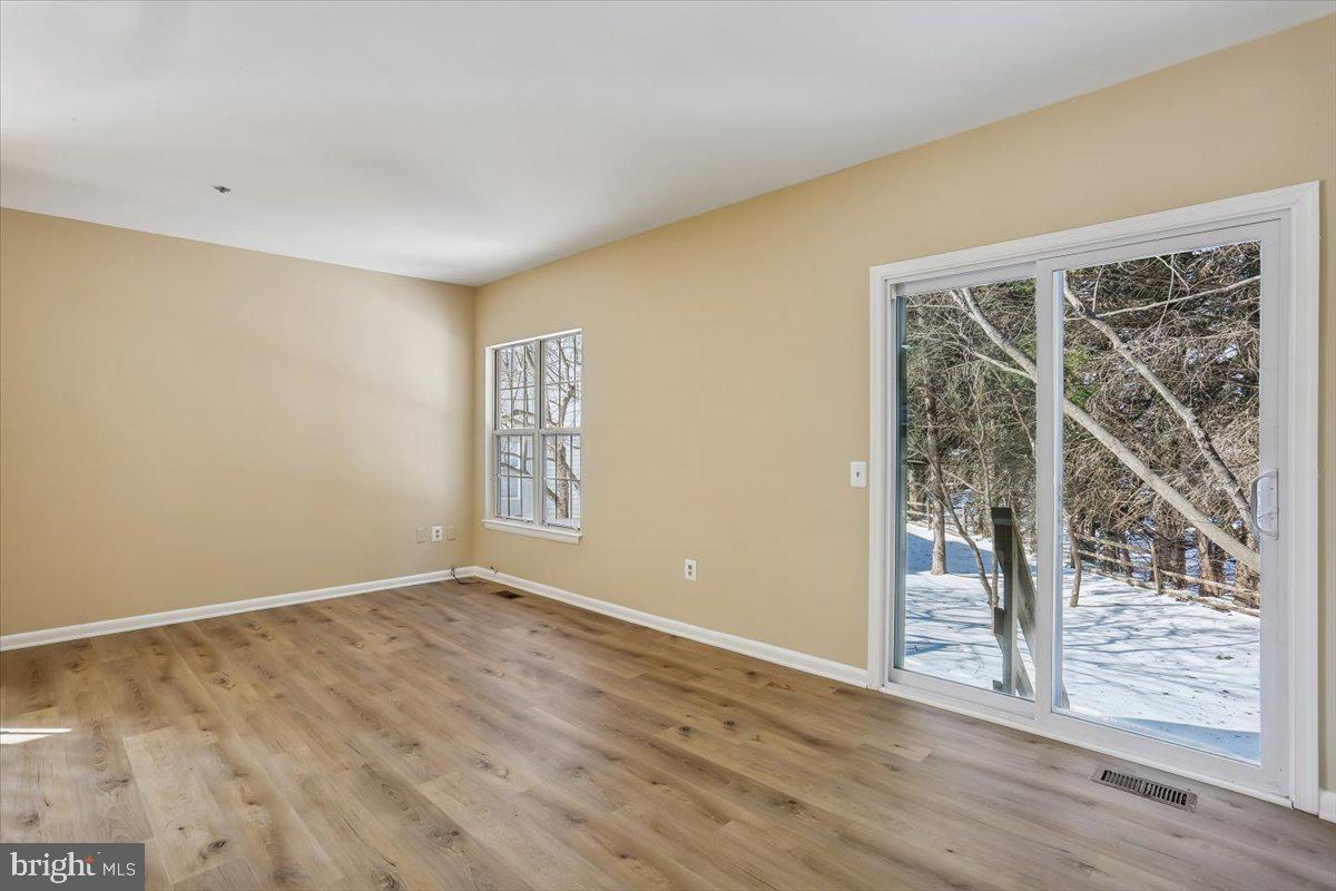 BROOKVILLE KNOLLS - Residential