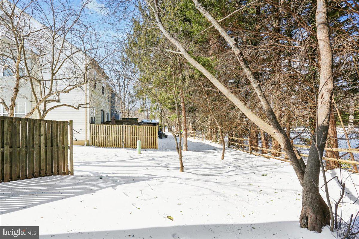 BROOKVILLE KNOLLS - Residential