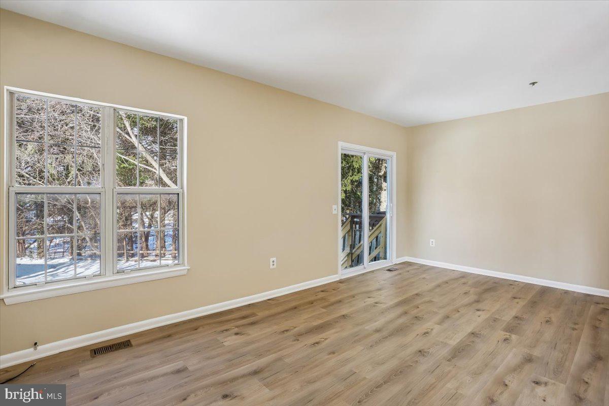 BROOKVILLE KNOLLS - Residential