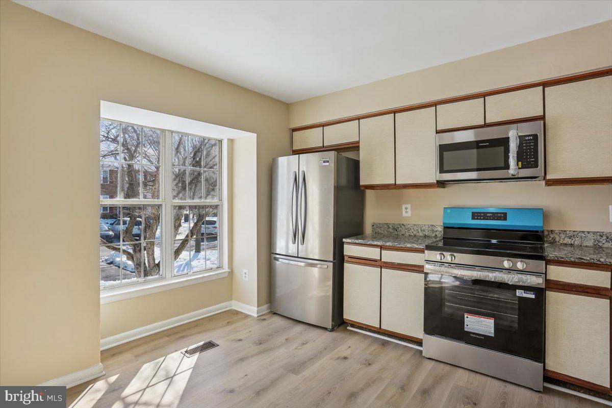 BROOKVILLE KNOLLS - Residential