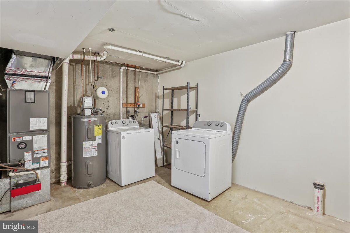 BROOKVILLE KNOLLS - Residential